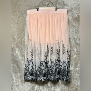 Torrid embroidered skirt